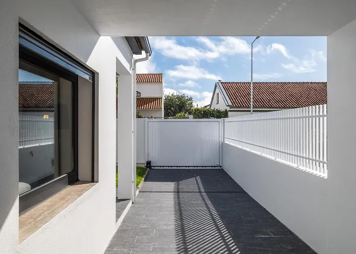 Azores House // Luxury And New House 蓬塔德尔加达