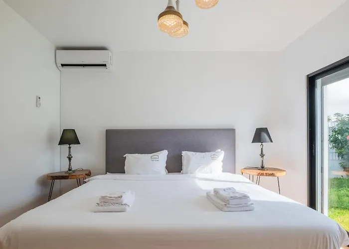 度假居 Azores House // Luxury And New House 蓬塔德尔加达