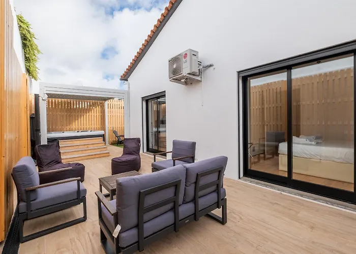 度假居 Azores House // Luxury And New House 蓬塔德尔加达